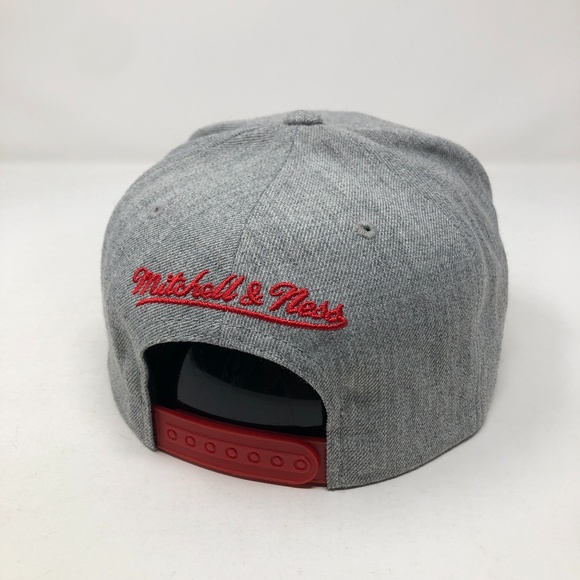 Chicago Bulls Mitchell & Ness Snapback Hat Cap - Picture 4 of 6